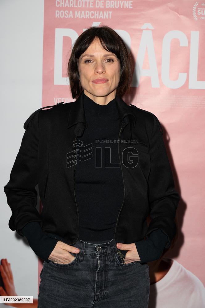 Debacle Premiere - Paris