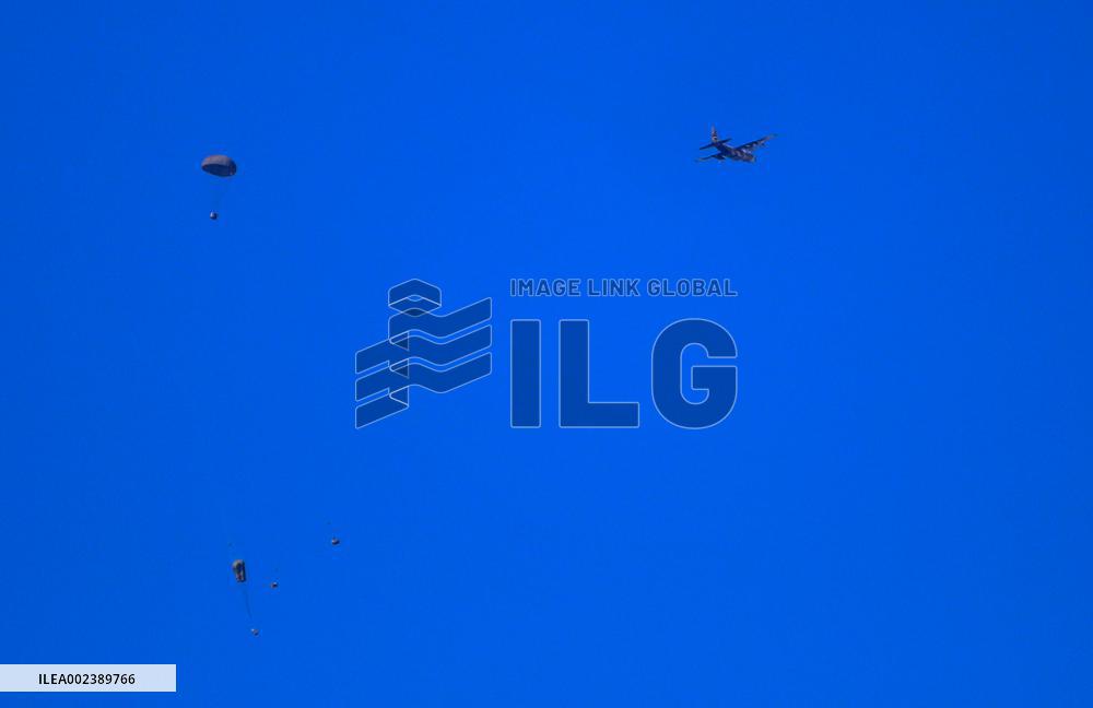 XINHUA PHOTOS OF THE DAY