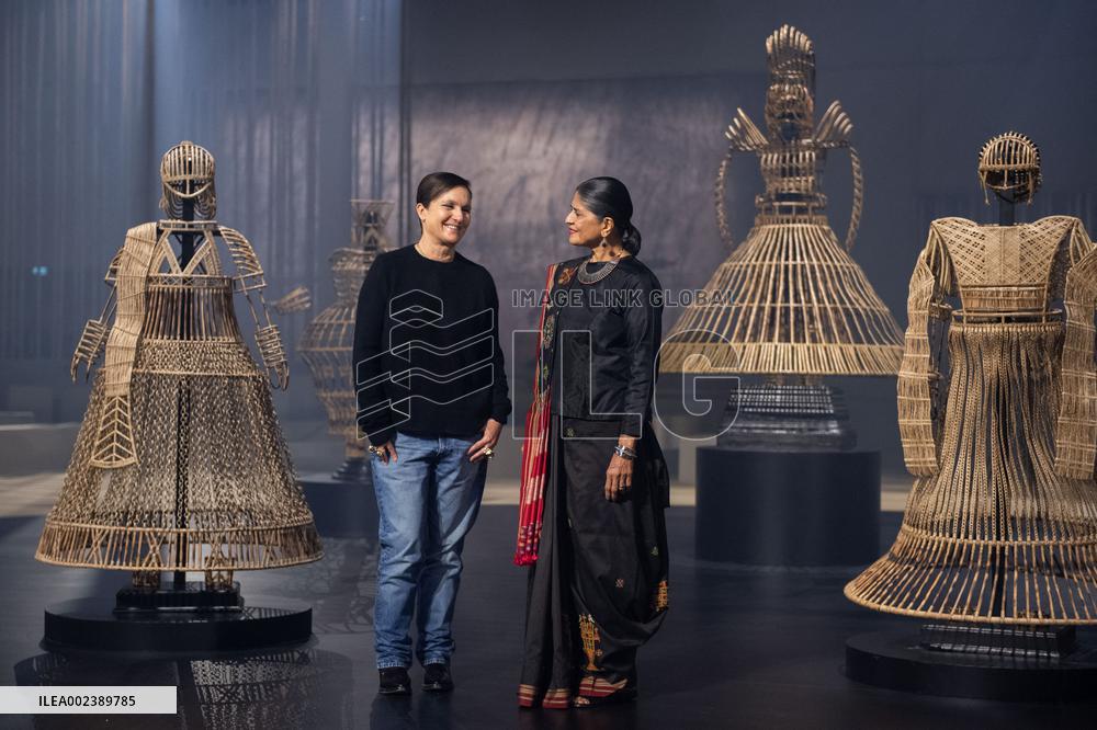 PFW Dior Backstage Runway