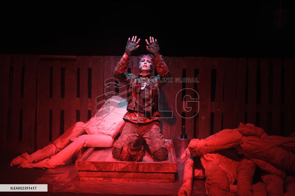 Play about fate of woman during war in Kyiv