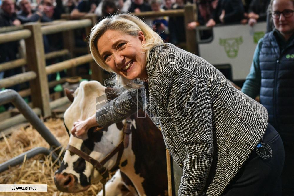 Marine Le Pen Visits The Agricultural Fair - Paris