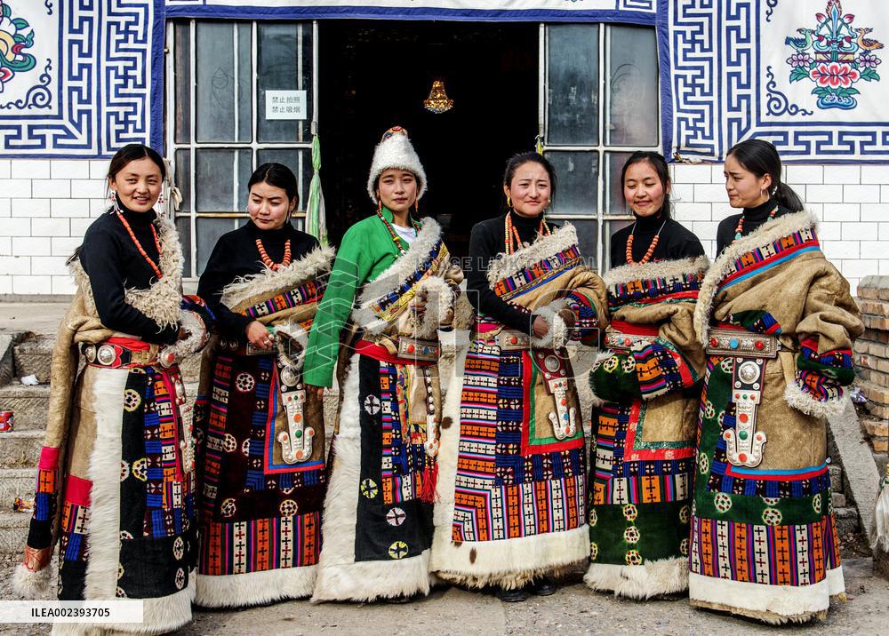 Tibetan Women in Zakana