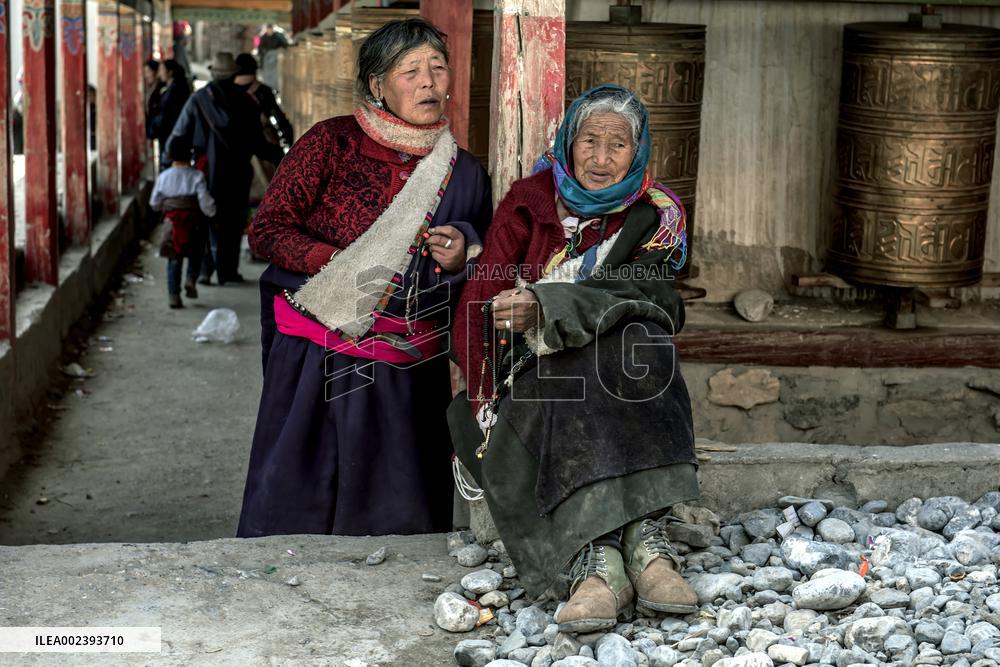 Tibetan Women in Zakana
