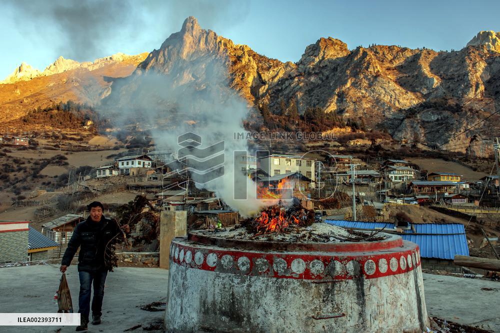 Tibetan Women in Zakana