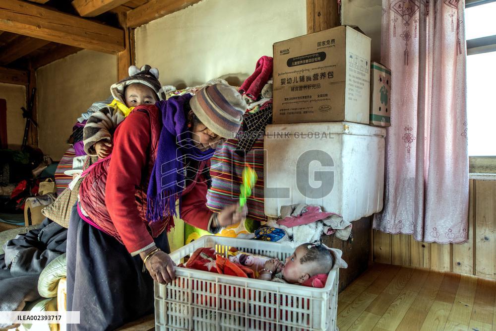Tibetan Women in Zakana