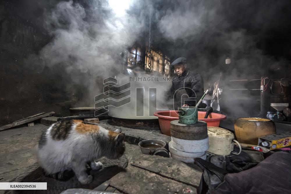 Craftsman make tofu in traditional ways in Hebei,China