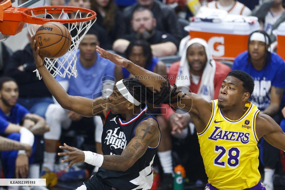 (SP)U.S.-LOS ANGELES-BASKETBALL-NBA-LAKERS VS CLIPPERS