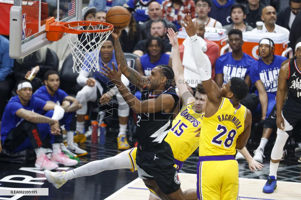 (SP)U.S.-LOS ANGELES-BASKETBALL-NBA-LAKERS VS CLIPPERS