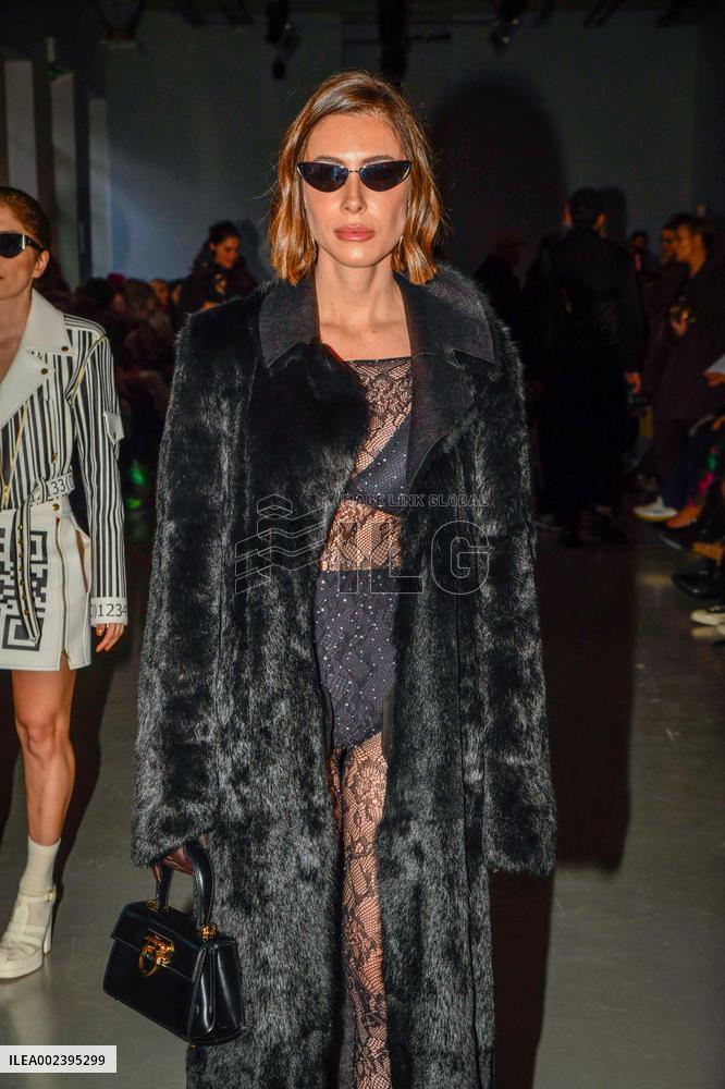 PFW - Mossi Front Row