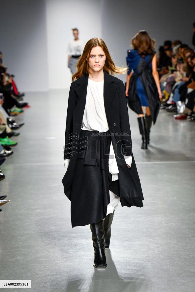 PFW - Mossi Runway