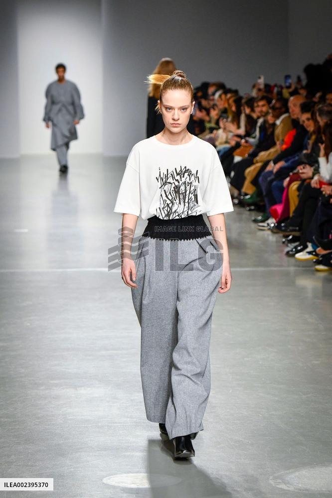PFW - Mossi Runway
