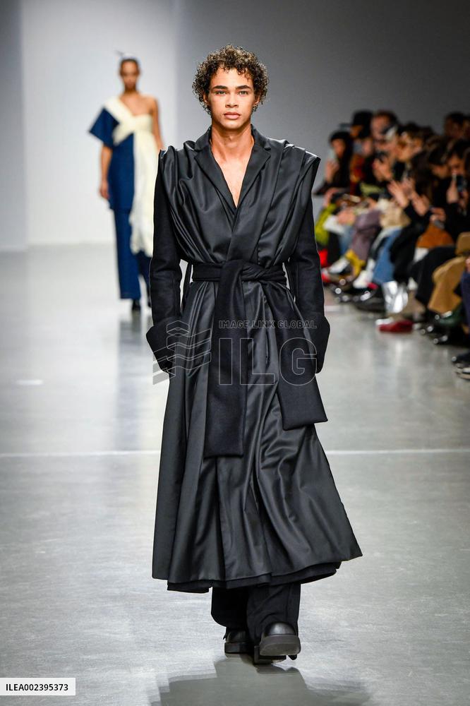 PFW - Mossi Runway