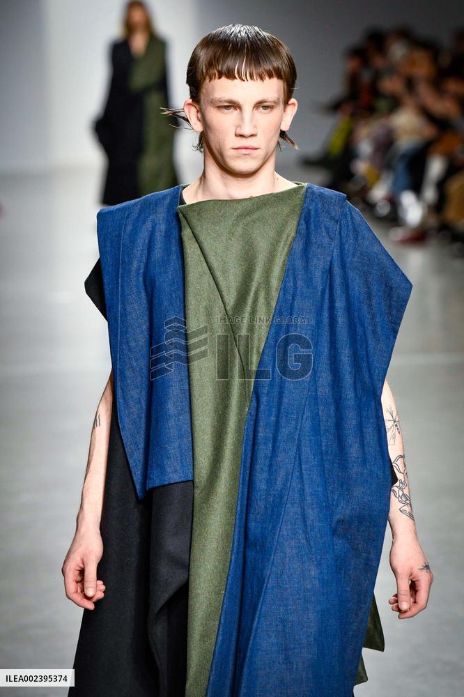 PFW - Mossi Runway