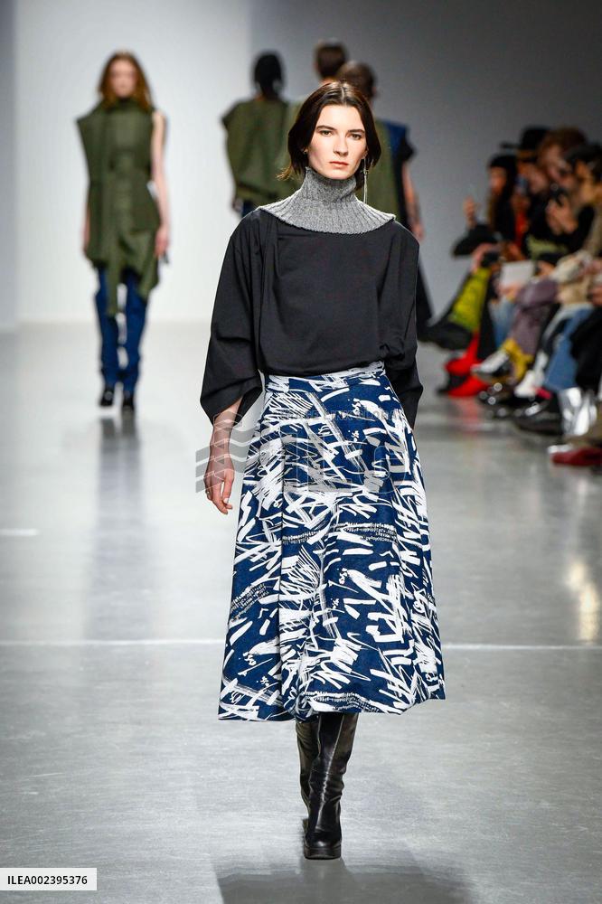 PFW - Mossi Runway