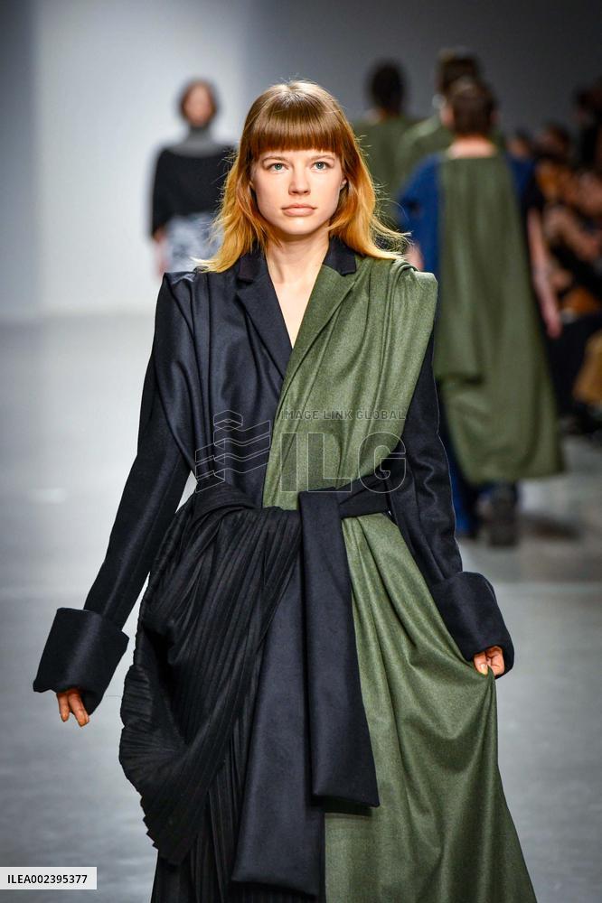 PFW - Mossi Runway