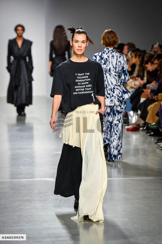 PFW - Mossi Runway