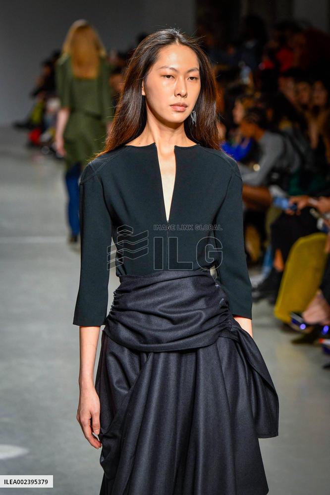 PFW - Mossi Runway