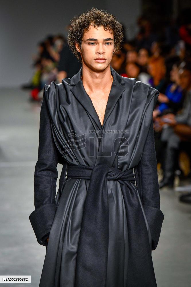 PFW - Mossi Runway