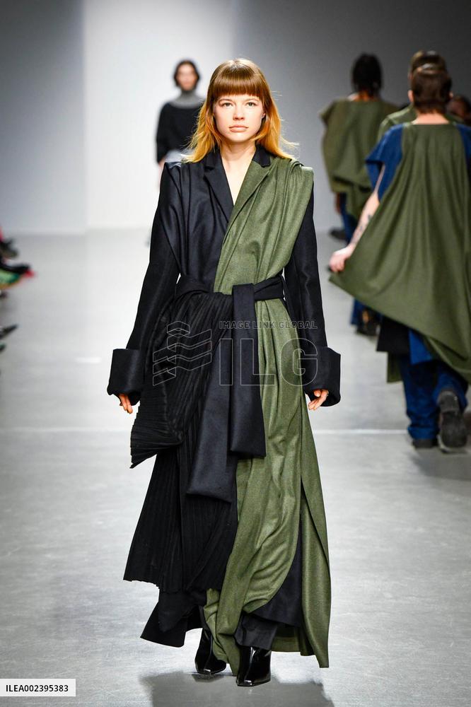 PFW - Mossi Runway