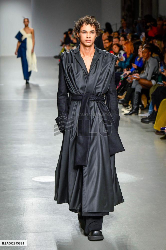PFW - Mossi Runway
