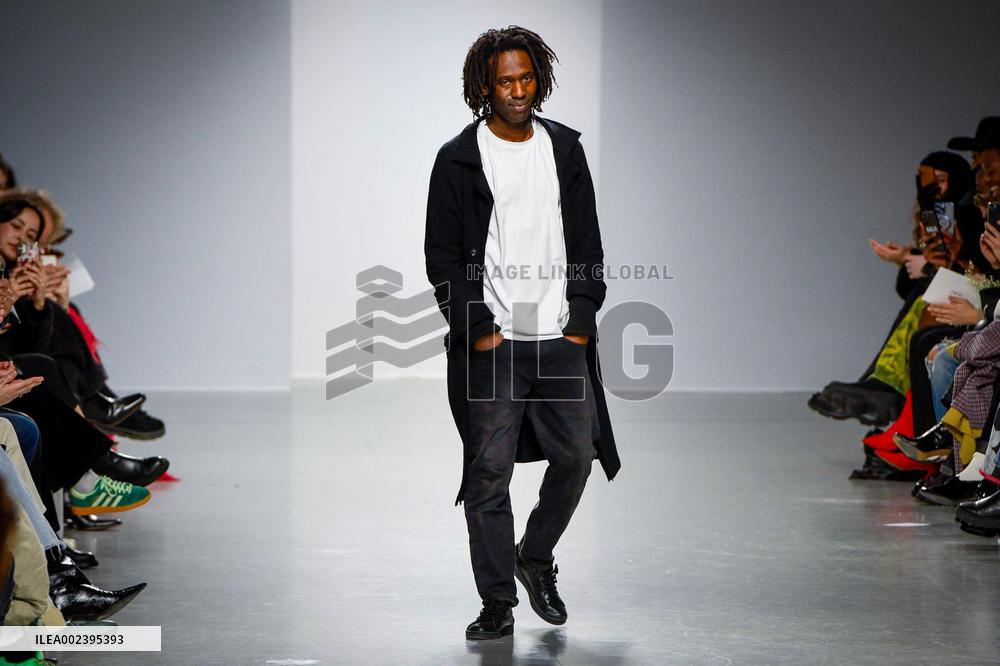 PFW - Mossi Runway