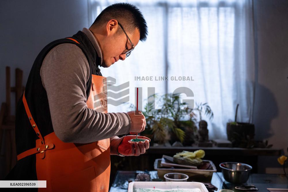 (MASTER OF CRAFTS) CHINA-HUNAN-CHU-STYLE LACQUER COATING ART (CN)