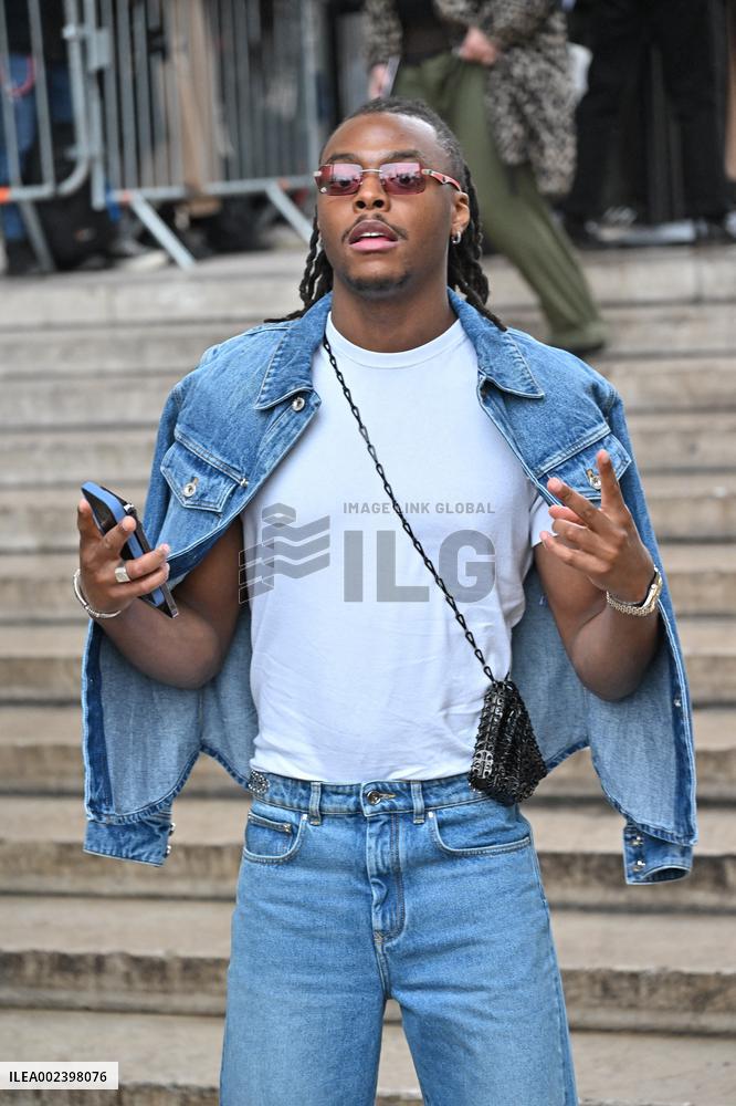 PFW Rabanne Outside Arrivals