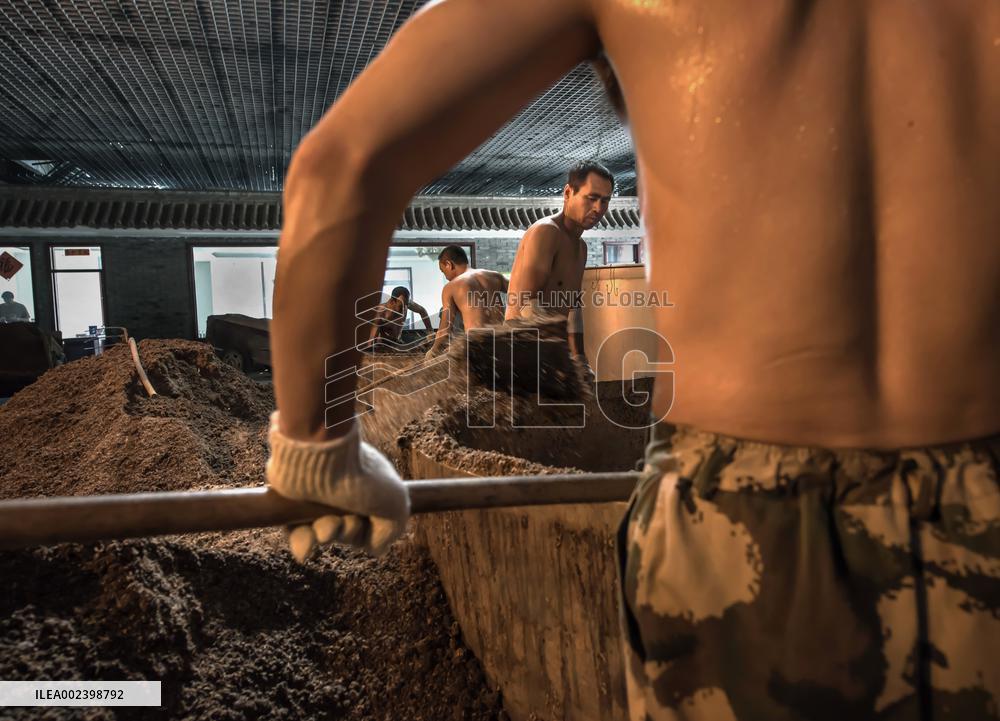 Liquor-making craft of China's Liaoyuan Longquan Distillery Co.