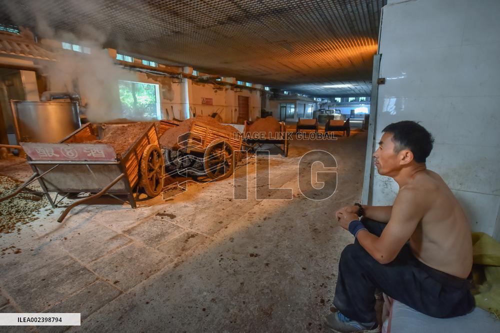 Liquor-making craft of China's Liaoyuan Longquan Distillery Co.