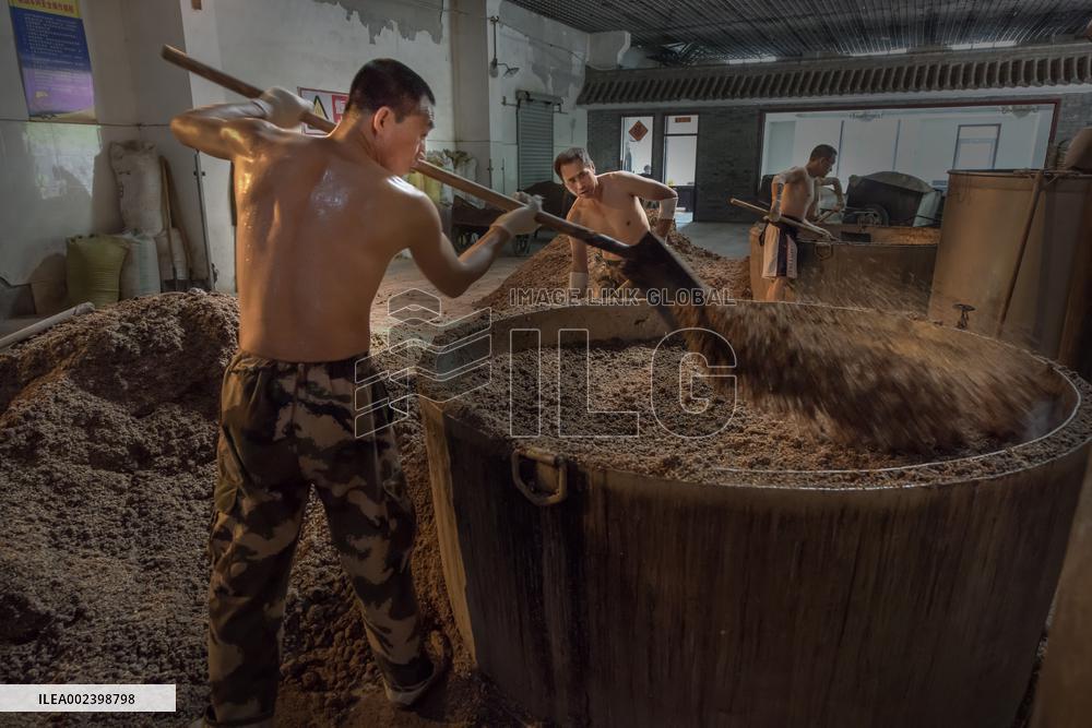 Liquor-making craft of China's Liaoyuan Longquan Distillery Co.