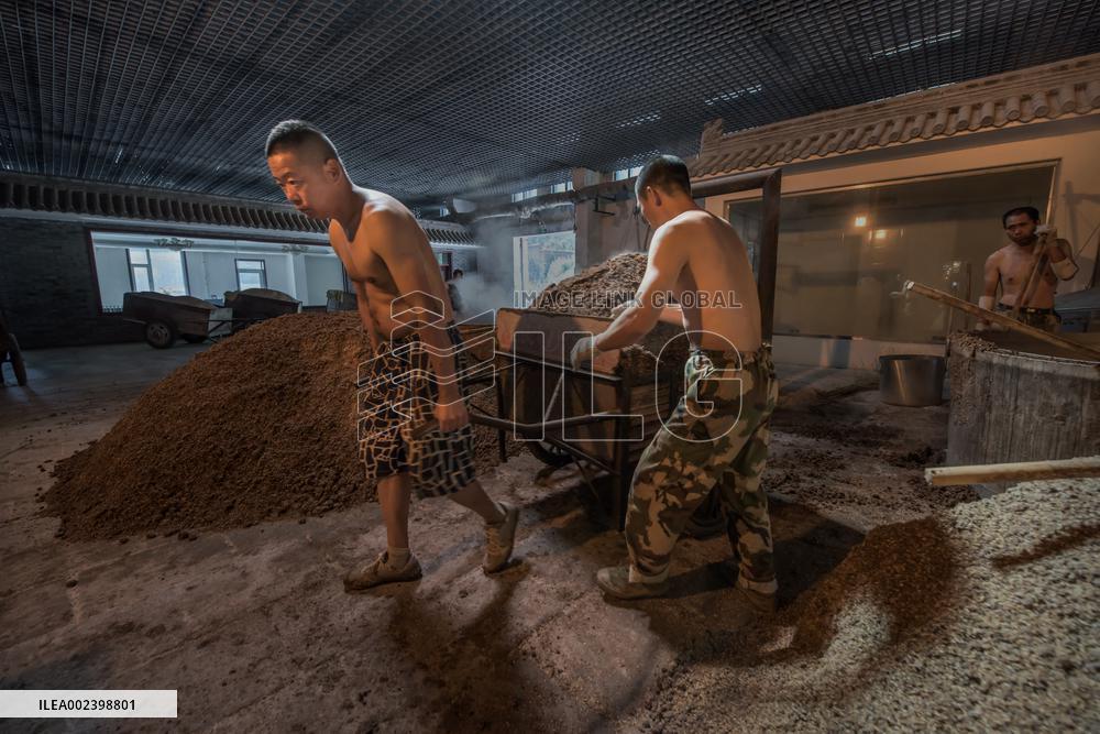 Liquor-making craft of China's Liaoyuan Longquan Distillery Co.