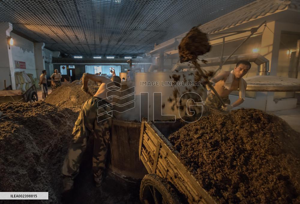 Liquor-making craft of China's Liaoyuan Longquan Distillery Co.