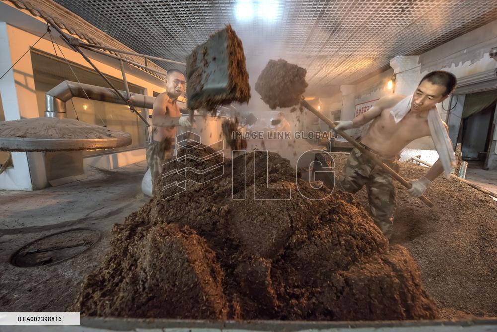 Liquor-making craft of China's Liaoyuan Longquan Distillery Co.