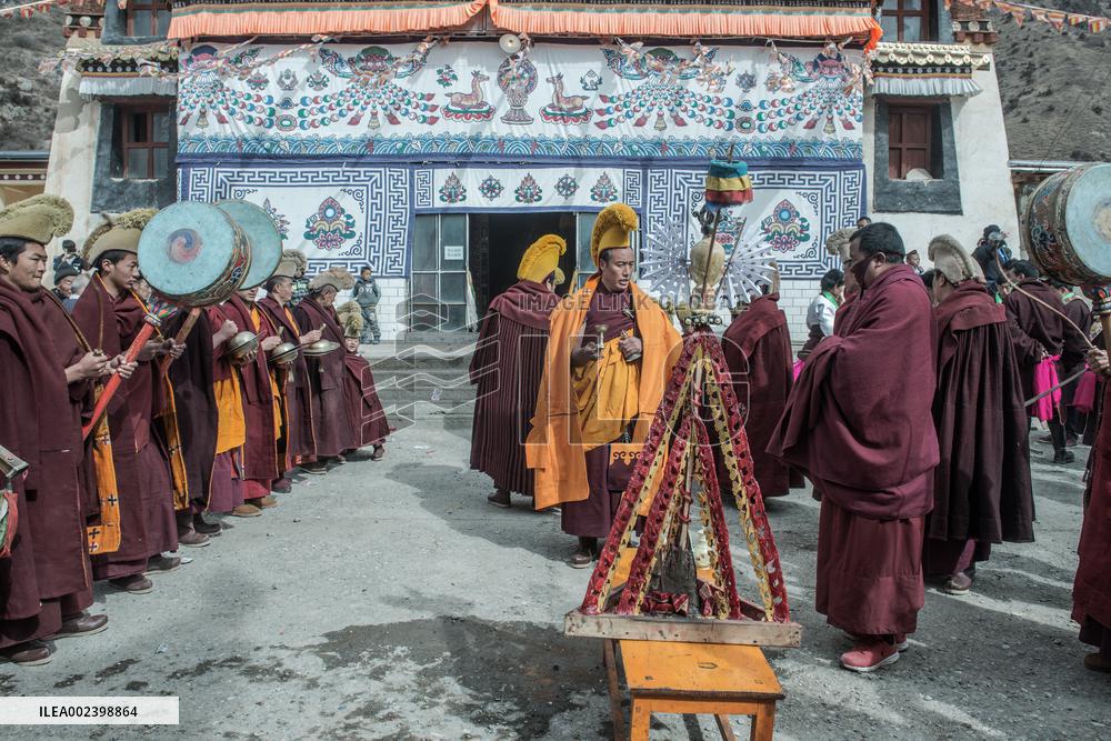Buddhist ceremony in Zhagana