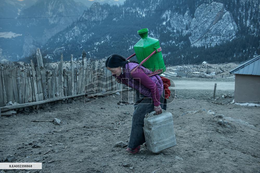 Life of the Tibetans in Zhagana