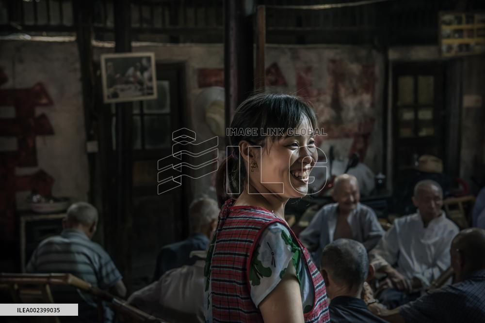 Photo Essay: The Old Teahouse in Pengzhen Town, Chengdu, China