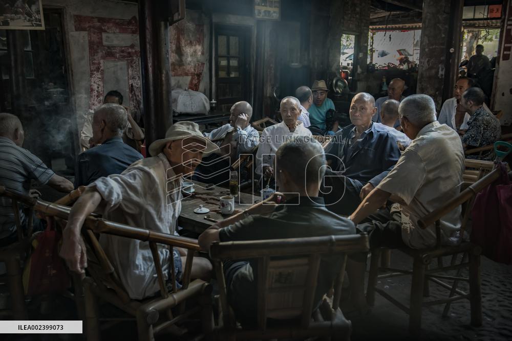 Photo Essay: The Old Teahouse in Pengzhen Town, Chengdu, China