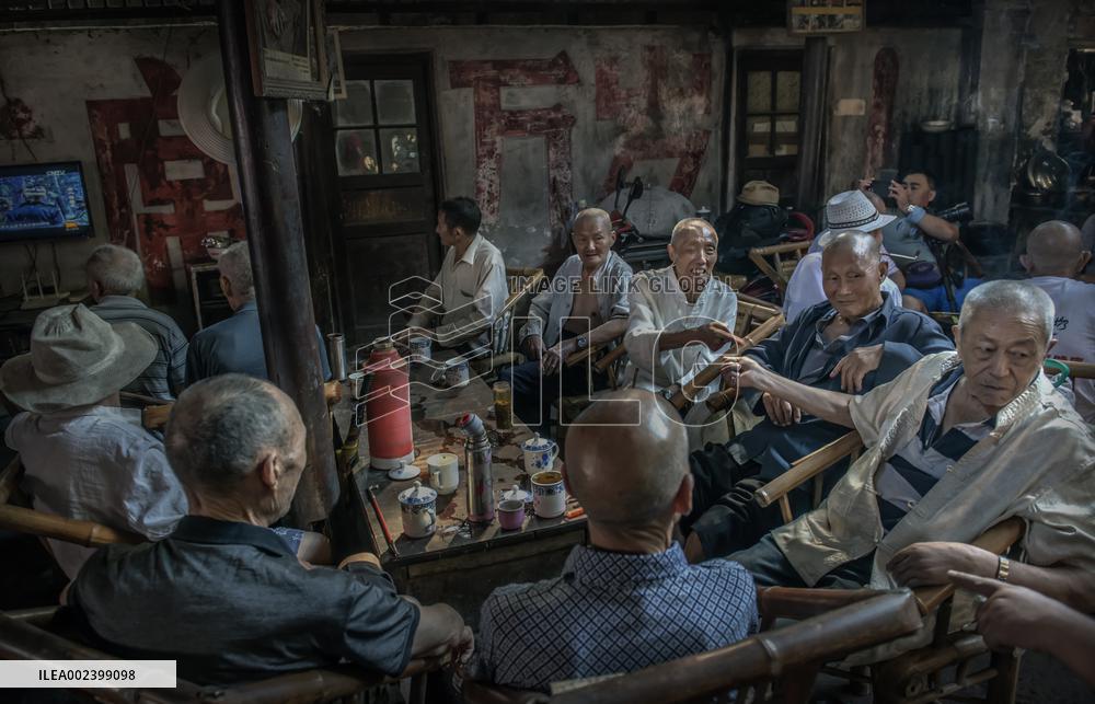 Photo Essay: The Old Teahouse in Pengzhen Town, Chengdu, China