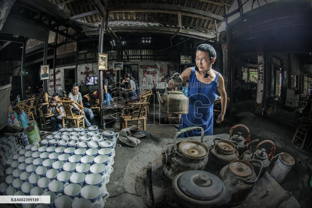 Photo Essay: The Old Teahouse in Pengzhen Town, Chengdu, China