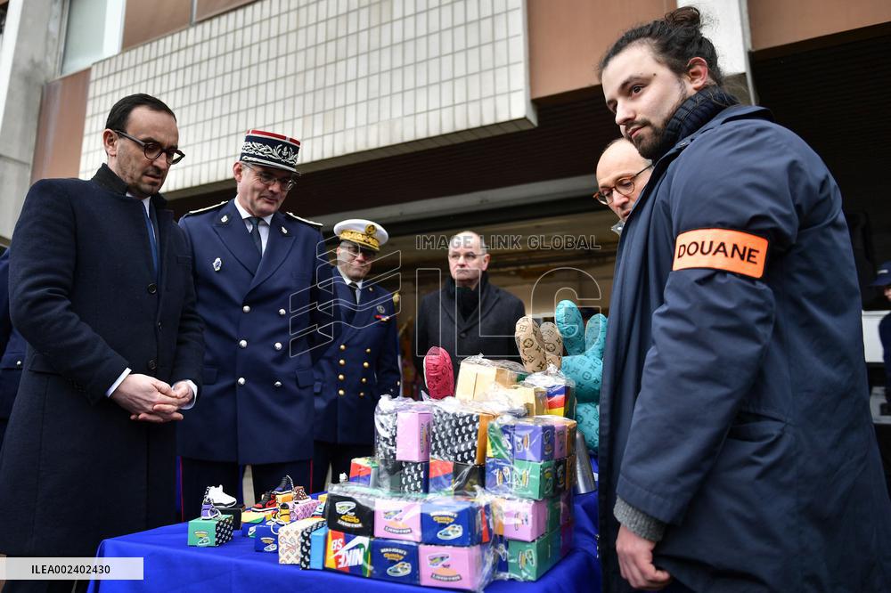 Thomas Cazenave Visits The Interior Surveillance Brigade - Aulnay-Sous-Bois