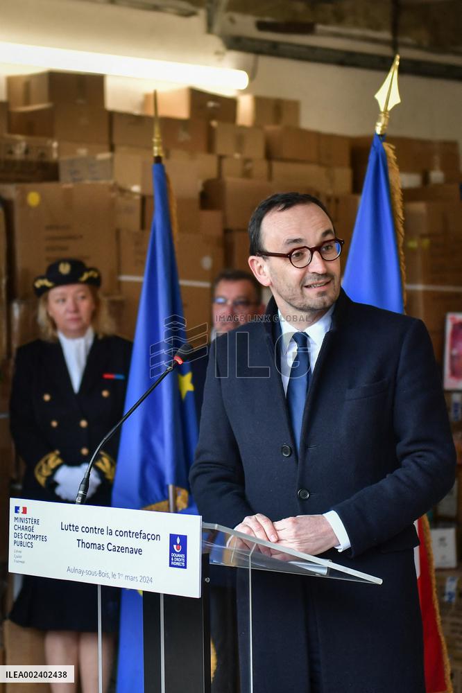 Thomas Cazenave Visits The Interior Surveillance Brigade - Aulnay-Sous-Bois