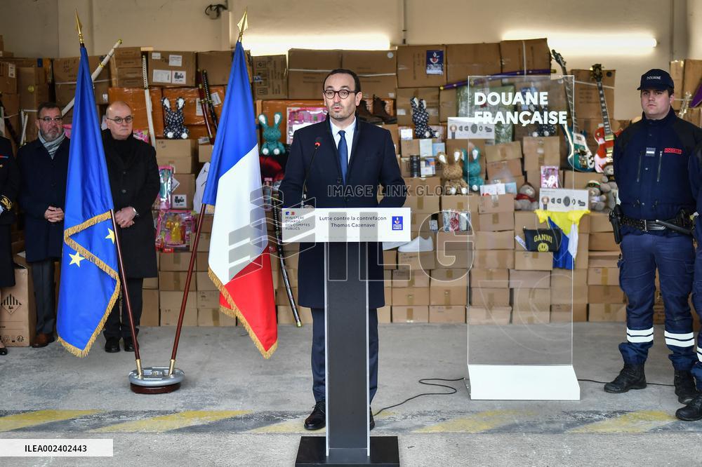 Thomas Cazenave Visits The Interior Surveillance Brigade - Aulnay-Sous-Bois