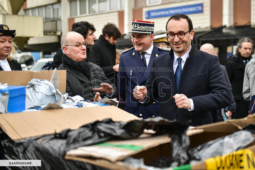 Thomas Cazenave Visits The Interior Surveillance Brigade - Aulnay-Sous-Bois