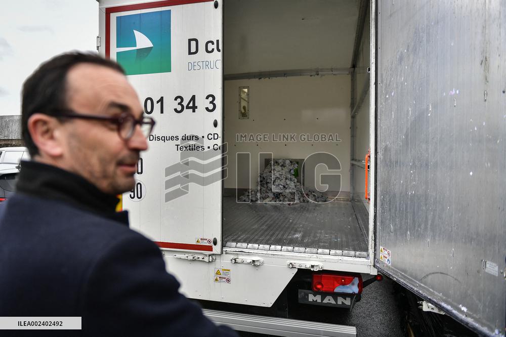 Thomas Cazenave Visits The Interior Surveillance Brigade - Aulnay-Sous-Bois