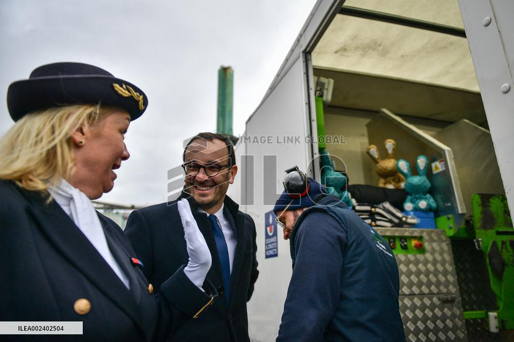Thomas Cazenave Visits The Interior Surveillance Brigade - Aulnay-Sous-Bois