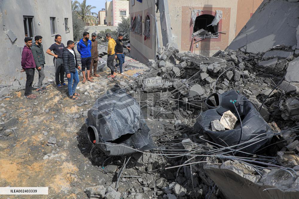 MIDEAST-GAZA-RAFAH-ISRAEL-AIRSTRIKE-AFTERMATH