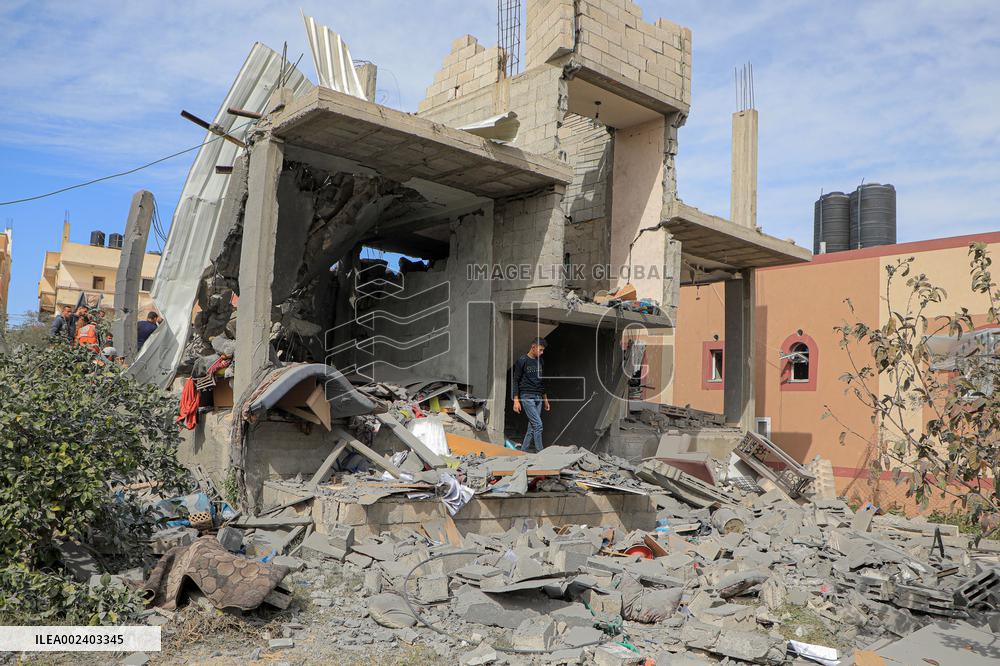 MIDEAST-GAZA-RAFAH-ISRAEL-AIRSTRIKE-AFTERMATH