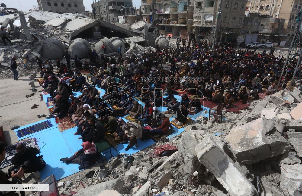 MIDEAST-GAZA-RAFAH-FRIDAY PRAYERS