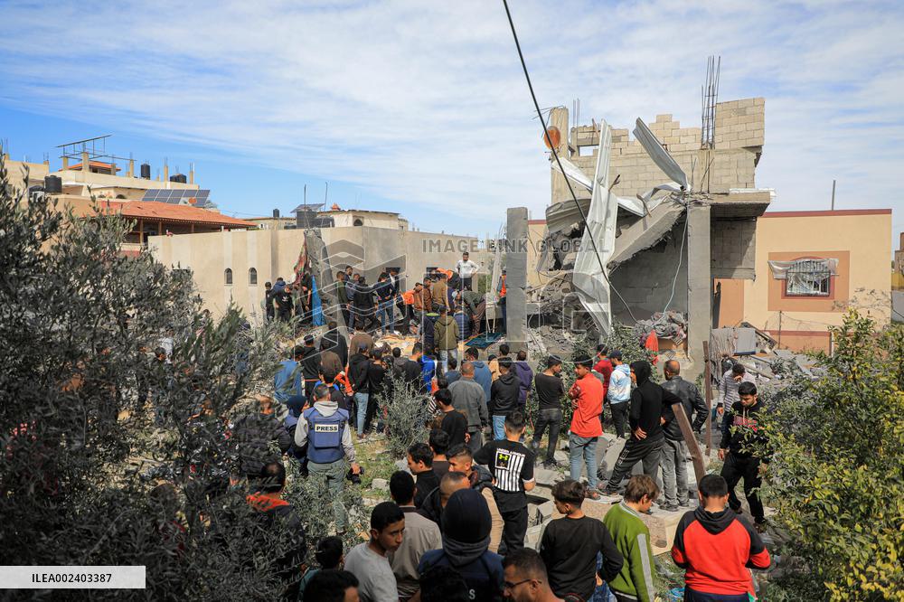 MIDEAST-GAZA-RAFAH-ISRAEL-AIRSTRIKE-AFTERMATH