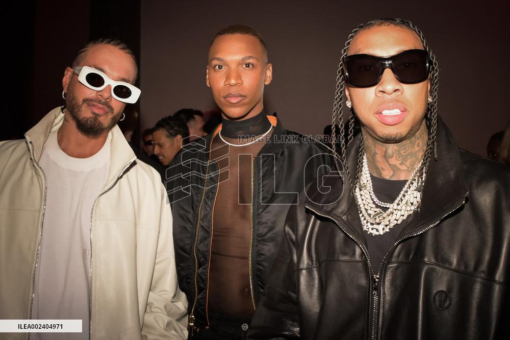 PFW - Vetements Front Row